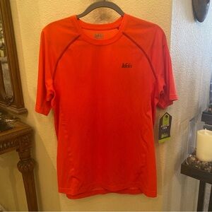 NWT~REI Men Red Screeline Crew T-Shirt Size Medium